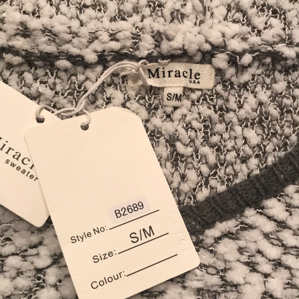 Gray & White Soft Hooded Shirt - Picture 7 of 7
